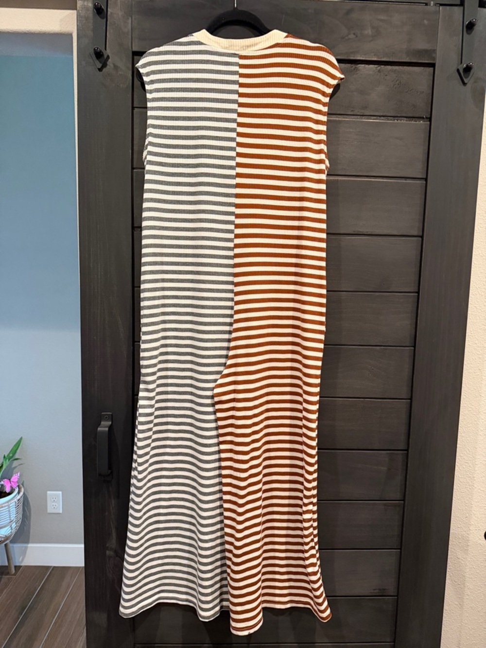 Two-Tone Striped Sleeveless Maxi Dress - Brown & Gray - Picture 8 of 8
